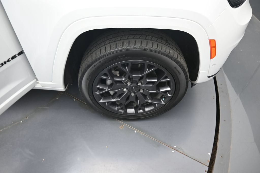 Used 2024 Jeep Grand Cherokee L Summit AWD/4WD image 42