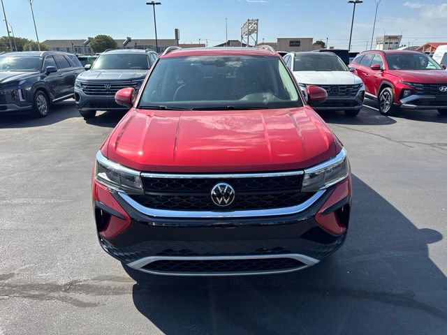 Used 2024 Volkswagen Taos SE w/ Panoramic Sunroof Package AWD/4WD image 9