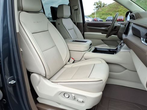 Used 2021 GMC Yukon Denali w/ Denali Ultimate Package AWD/4WD image 7