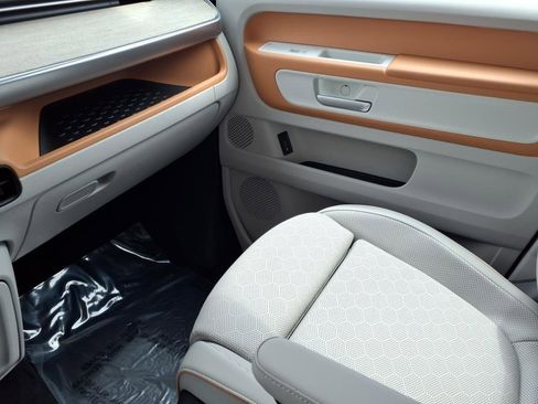 New 2025 Volkswagen ID. Buzz Pro S Plus image 18