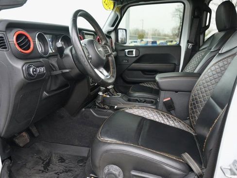 Used 2021 Jeep Gladiator Overland image 12