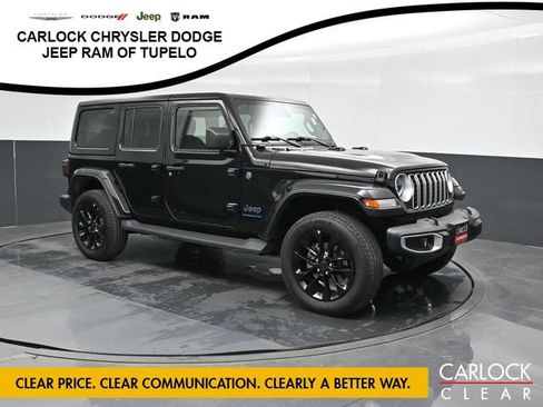 Used 2025 Jeep Wrangler Unlimited Sahara AWD/4WD image 6