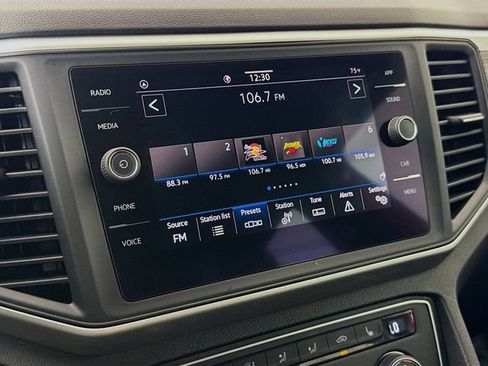 Used 2021 Volkswagen Atlas Cross Sport SE FWD image 14
