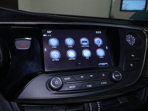 Used 2019 Buick Envision Essence image 29