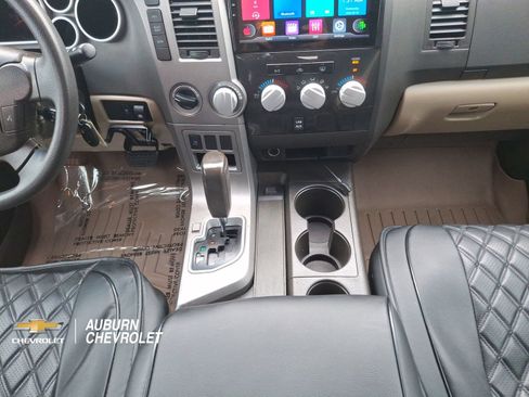 Used 2010 Toyota Tundra 4x4 CrewMax image 12