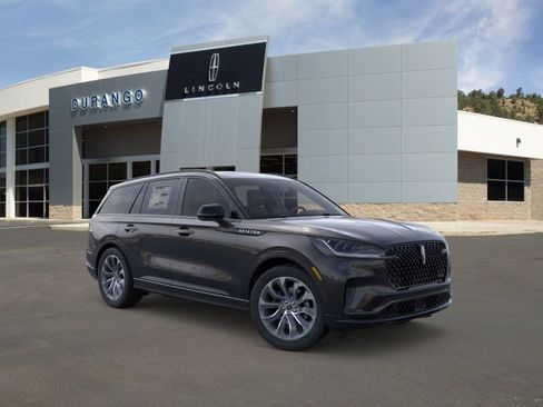 New 2026 Lincoln Aviator AWD w/ Jet Appearance Package image 7