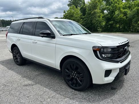 Used 2025 Ford Expedition Platinum w/ Stealth Appearance Package AWD/4WD image 9