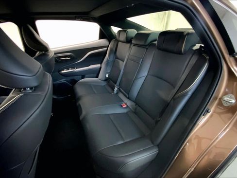 Used 2025 Toyota Crown Limited w/ Advanced Technology Package image 20