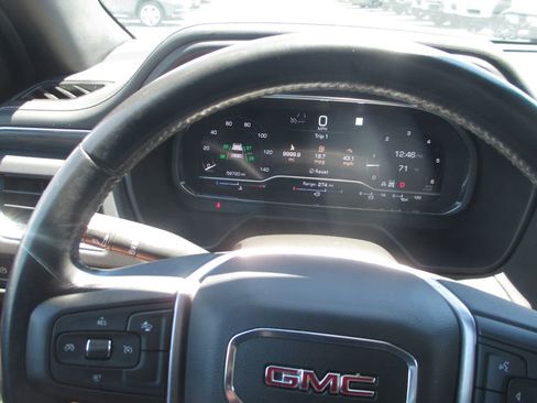 Used 2023 GMC Yukon SLT AWD/4WD image 31