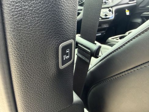New 2026 Chrysler Pacifica Select image 31