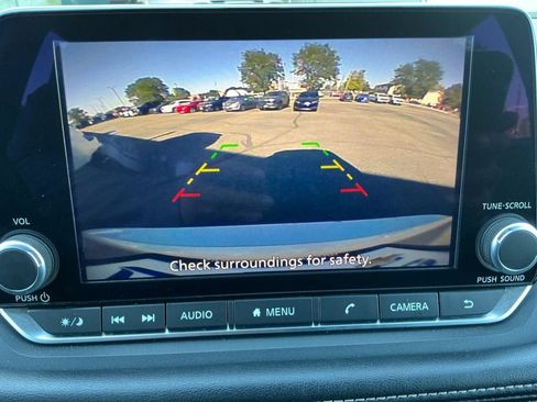 Used 2024 Nissan Rogue SV FWD image 18
