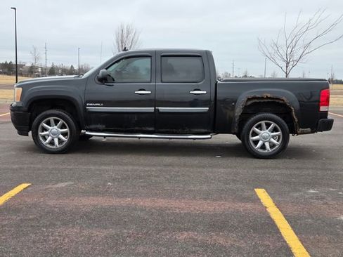 Used 2010 GMC Sierra 1500 Denali image 7