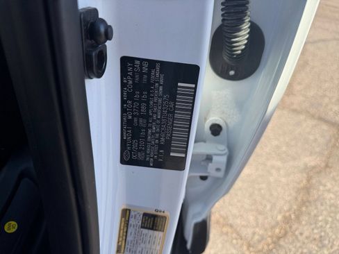 Used 2026 Hyundai Venue SEL FWD image 28