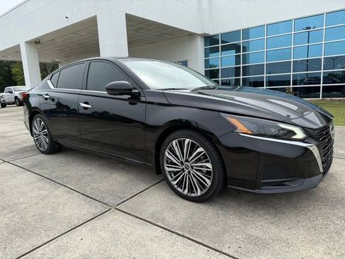 Used 2023 Nissan Altima 2.5 SL FWD image 1