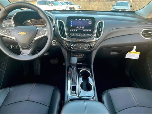 Used 2024 Chevrolet Equinox Premier image 7