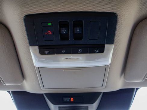 Used 2024 Nissan Pathfinder SL w/ SL Premium Package FWD image 21