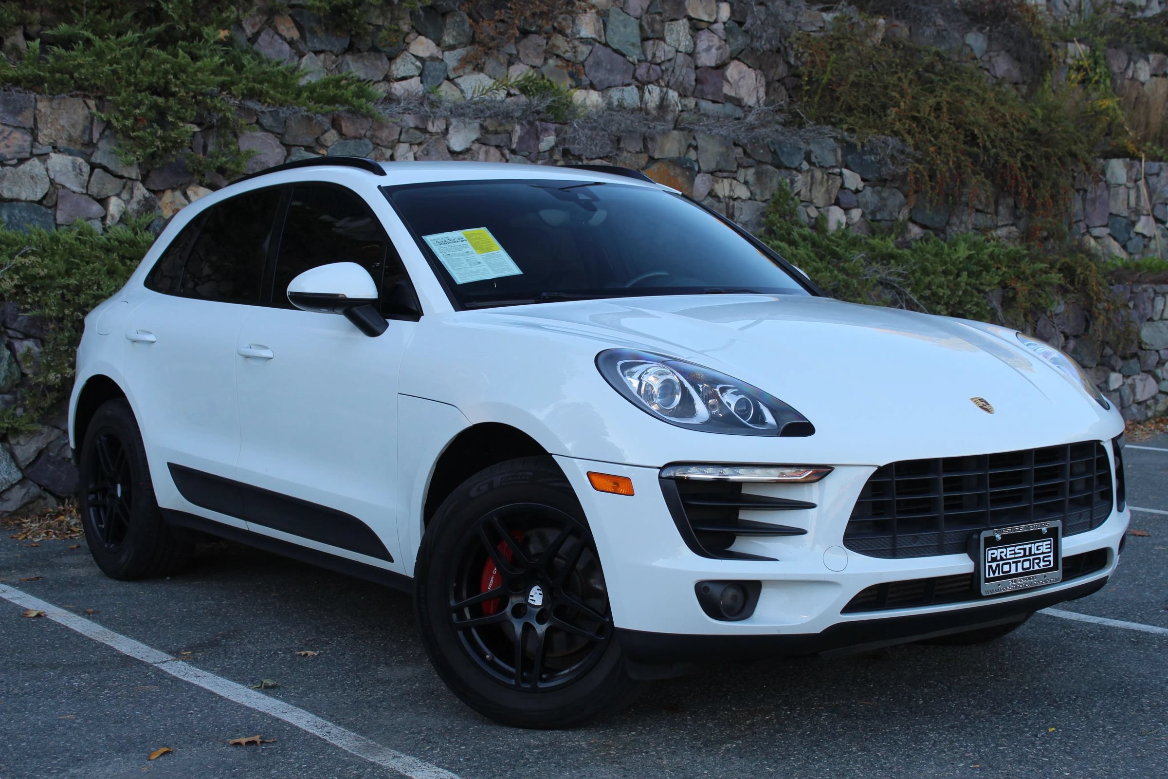 Used 2017 Porsche Macan AWD/4WD image 3