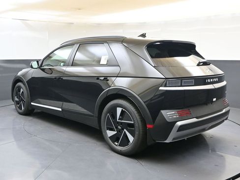 New 2025 Hyundai Ioniq 5 SEL image 3