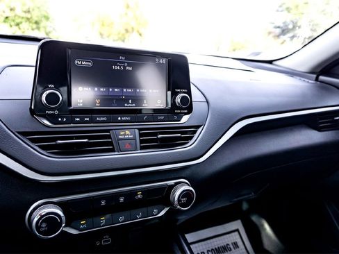 Used 2024 Nissan Altima 2.5 S image 23