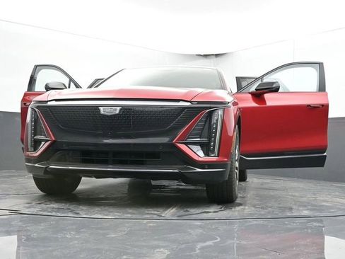 New 2025 Cadillac Lyriq Sport image 65
