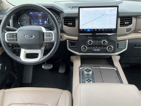 Used 2024 Ford Expedition Limited image 14