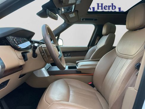 Certified 2025 Land Rover Range Rover Long Wheelbase SE image 21