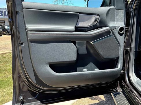 New 2025 Ford Expedition Active image 10