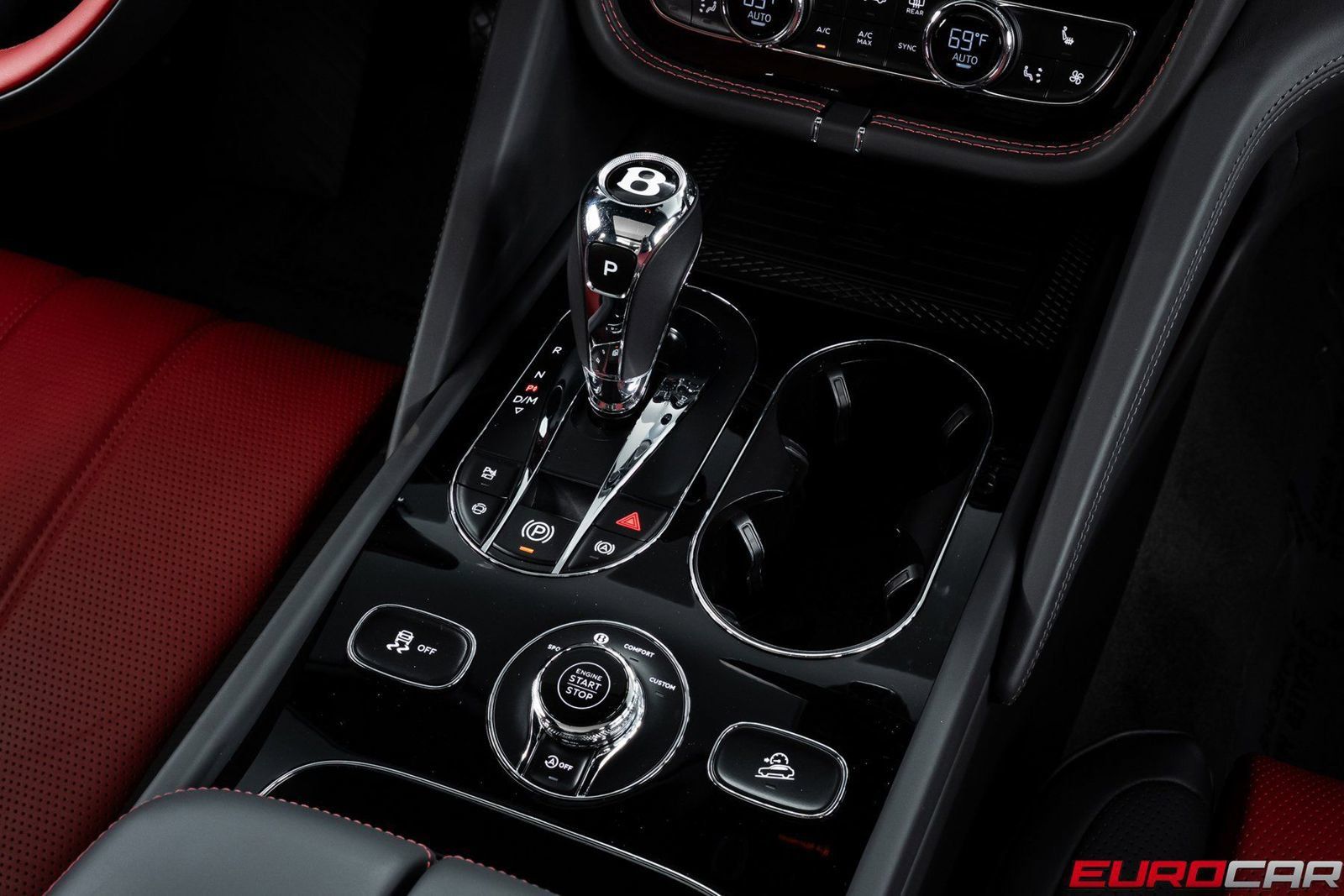 Used 2024 Bentley Bentayga AWD/4WD image 29
