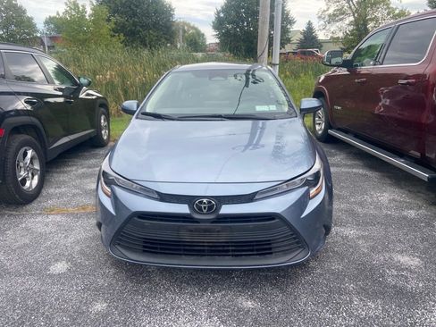 Used 2023 Toyota Corolla LE FWD image 2
