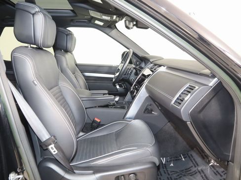 Used 2023 Land Rover Discovery S R-Dynamic image 13