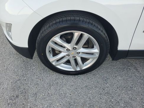 Used 2018 Chevrolet Equinox Premier image 17
