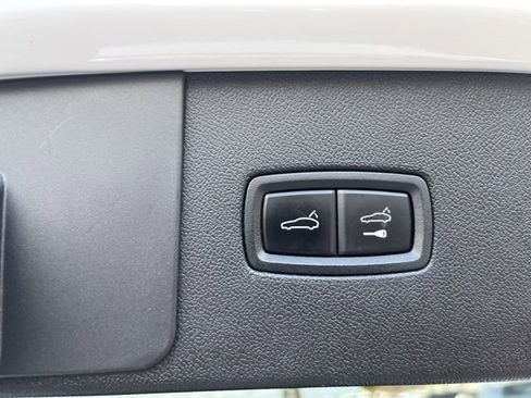 Used 2019 Porsche Cayenne image 33