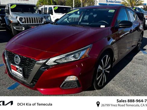 Used 2021 Nissan Altima 2.5 SR w/ SR Premium Package image 1