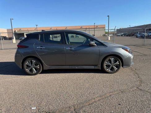 Used 2022 Nissan Leaf SV image 4