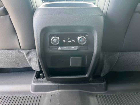 New 2025 Buick Enclave Preferred w/ Power Package image 9