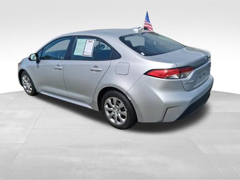 Used 2023 Toyota Corolla LE FWD image 3