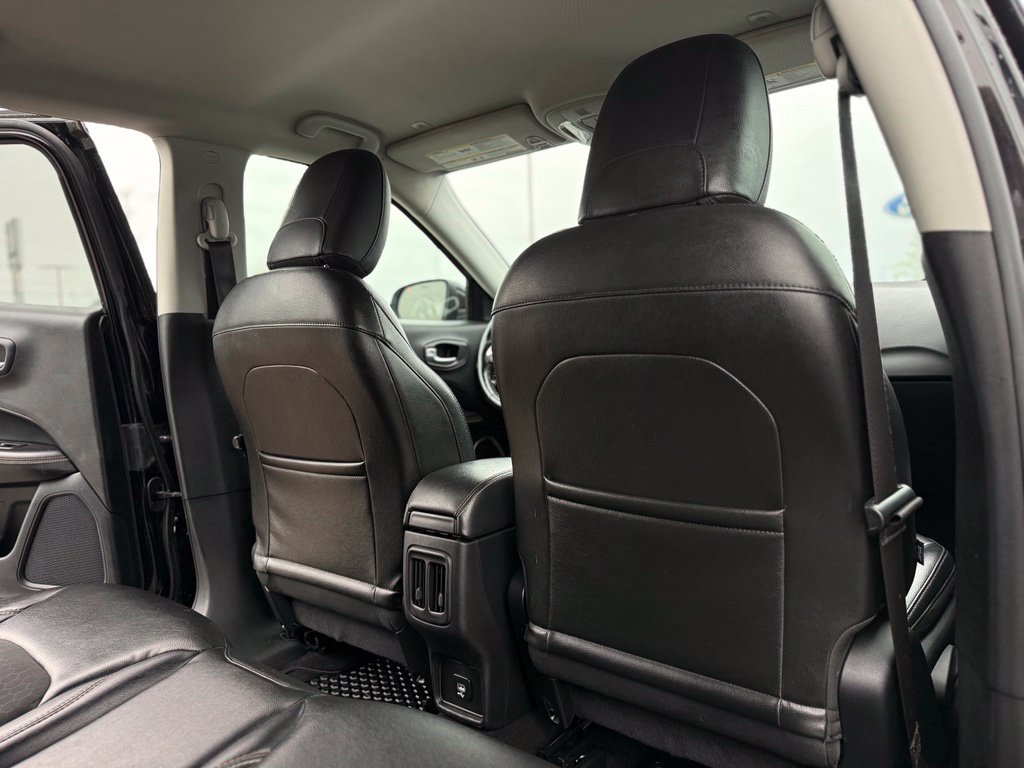 Used 2018 Jeep Compass Latitude w/ Cold Weather Group AWD/4WD image 15