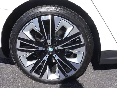 New 2026 BMW 530i w/ Premium Package RWD image 32