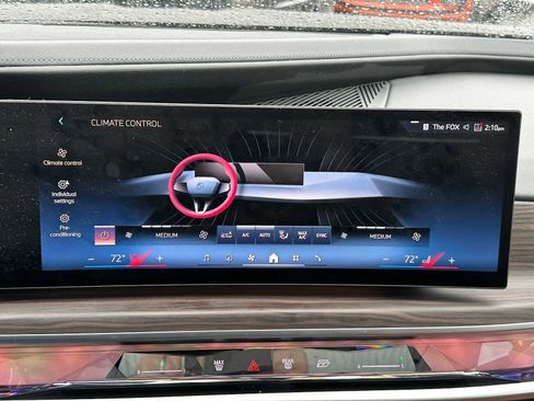 Used 2023 BMW 760i xDrive image 29