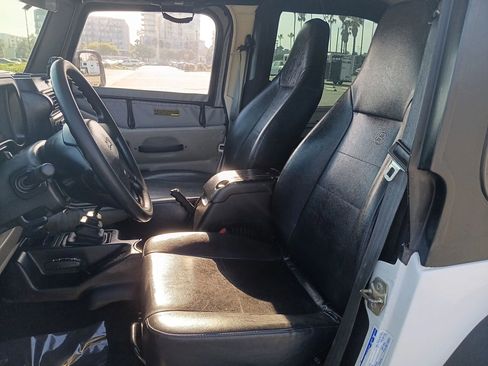 Used 2004 Jeep Wrangler 4WD image 10