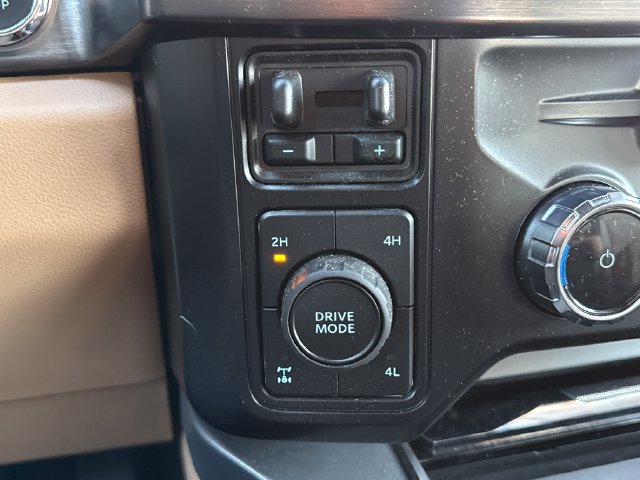 Used 2026 Ford F250 Lariat AWD/4WD image 38