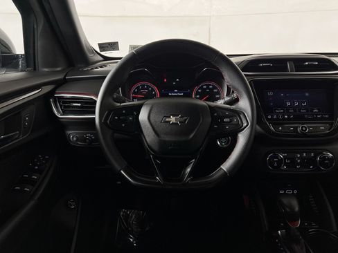Used 2021 Chevrolet TrailBlazer RS w/ Sun and Liftgate Package AWD/4WD image 16