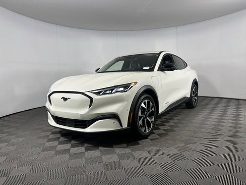 Used 2024 Ford Mustang Mach-E Select image 3