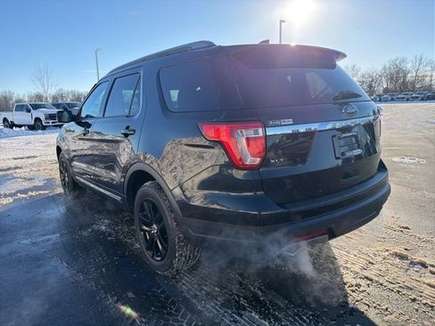 Used 2019 Ford Explorer XLT image 11