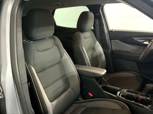 Used 2025 Chevrolet TrailBlazer LT AWD/4WD image 7