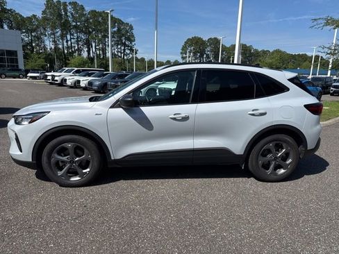 Used 2025 Ford Escape ST-Line FWD image 13