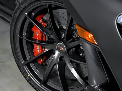 Used 2018 McLaren 720S image 4