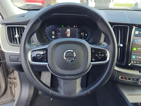 Used 2025 Volvo XC60 B5 Plus image 14