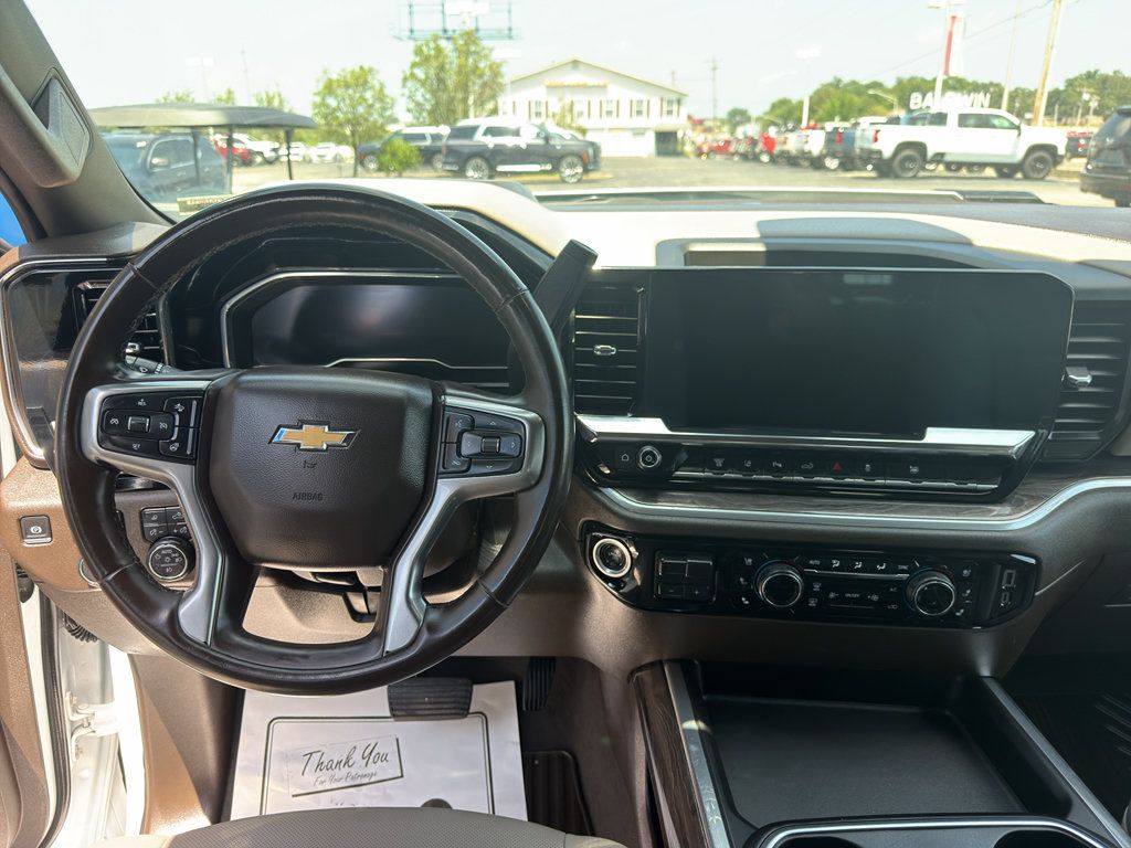 Used 2025 Chevrolet Silverado 3500 LTZ w/ LTZ Plus Package AWD/4WD image 14