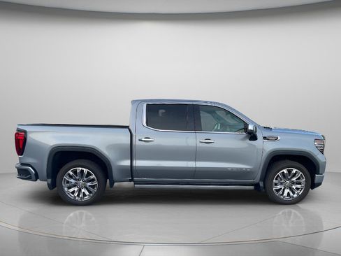 Used 2023 GMC Sierra 1500 Denali w/ Denali Reserve Package AWD/4WD image 12